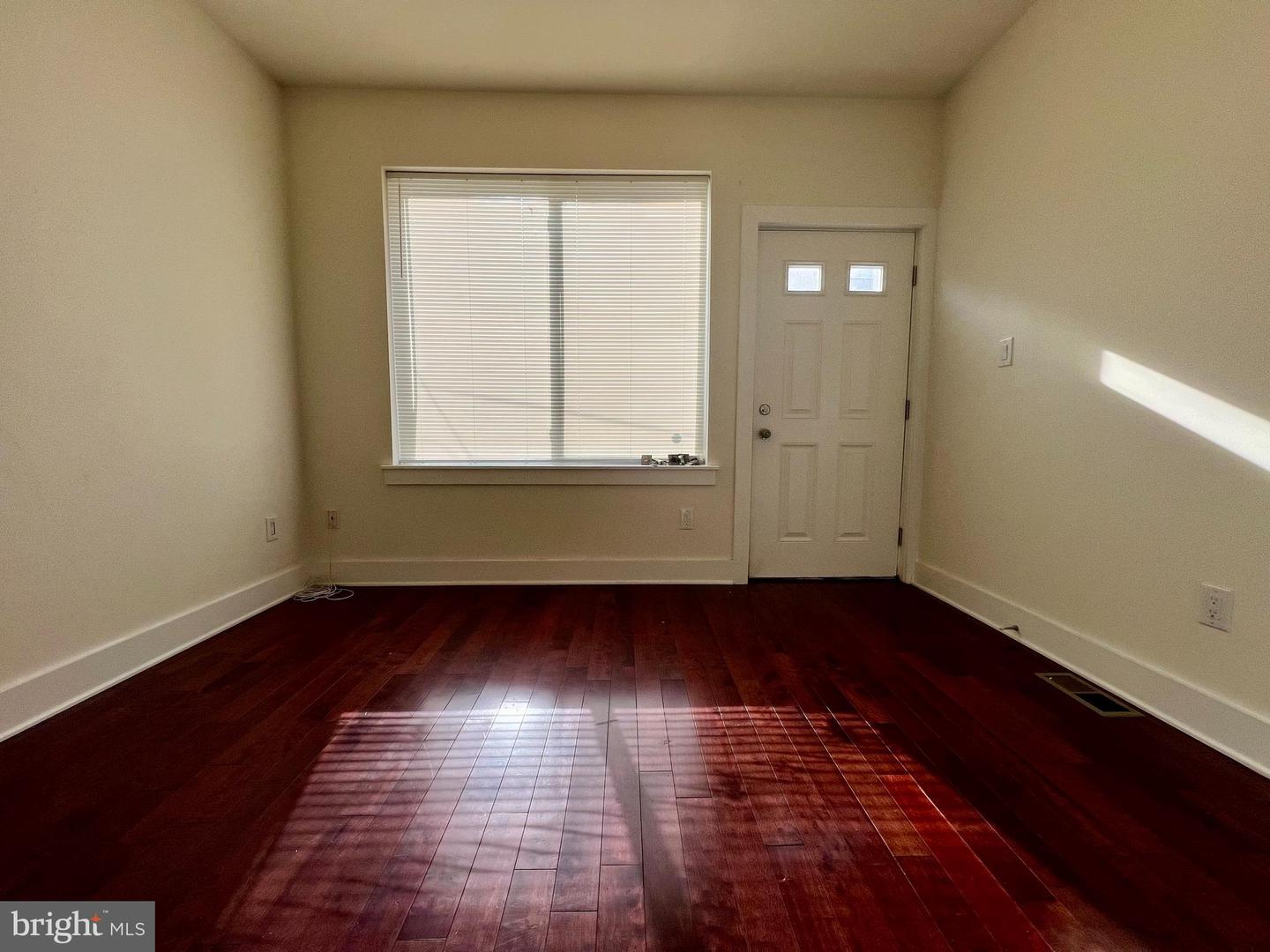 1706 Arlington St #a Property Photo 5