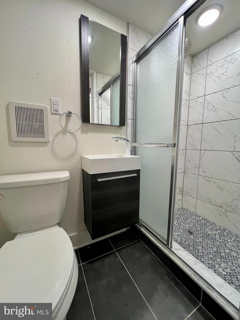 1706 Arlington St #a Property Photo 10