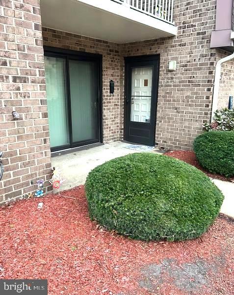 1101 DELAIRE LANDING RD #101 Property Photo 1