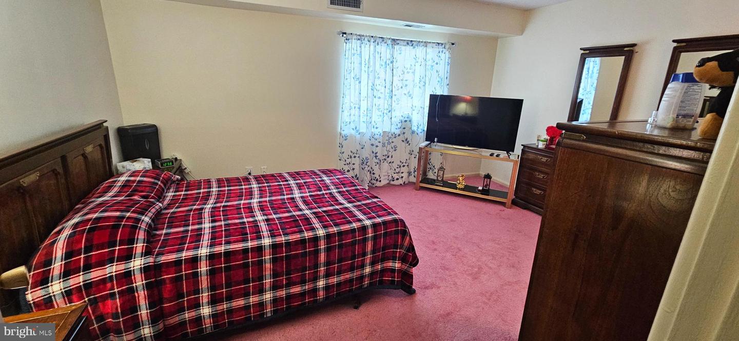1101 Delaire Landing Rd #101 Property Photo 13