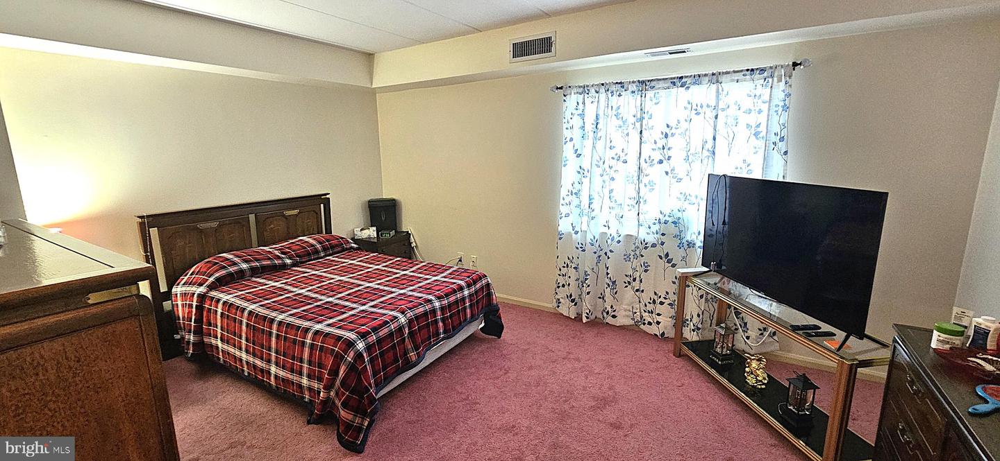 1101 Delaire Landing Rd #101 Property Photo 14