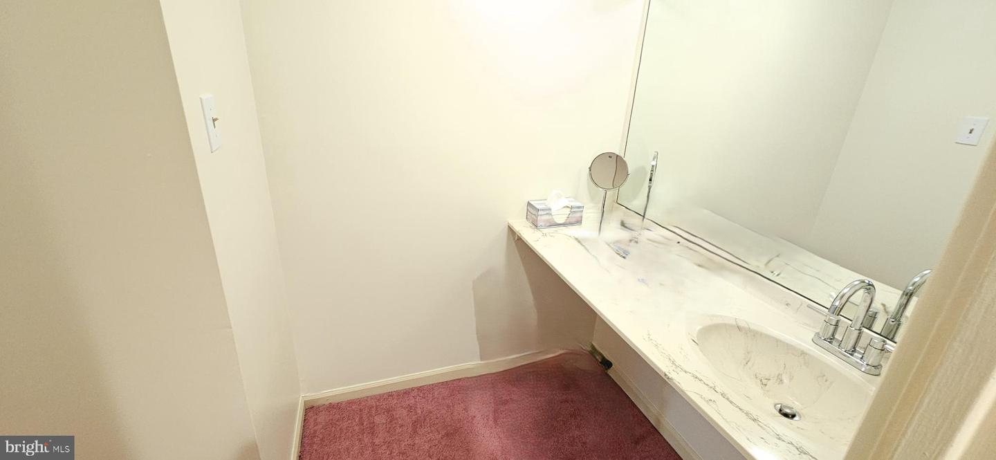 1101 Delaire Landing Rd #101 Property Photo 16