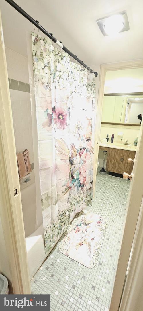 1101 Delaire Landing Rd #101 Property Photo 17
