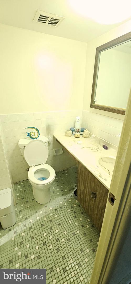 1101 Delaire Landing Rd #101 Property Photo 18