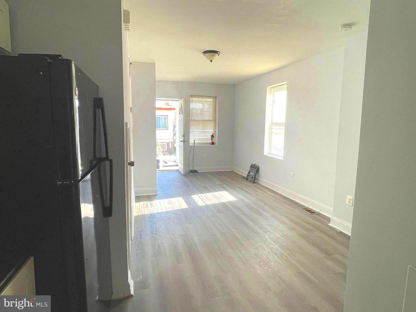 5633 Malcolm St Property Photo 7
