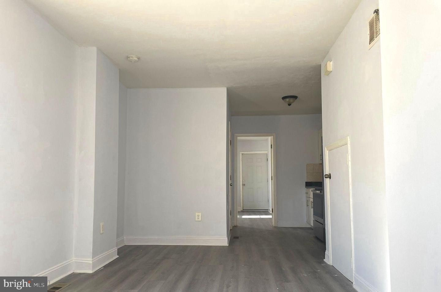 5633 Malcolm St Property Photo 8