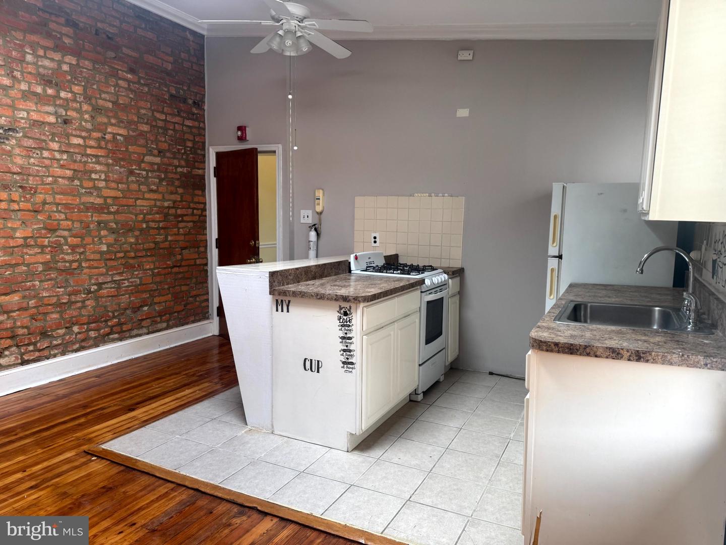 6330 Germantown Ave Property Photo 6
