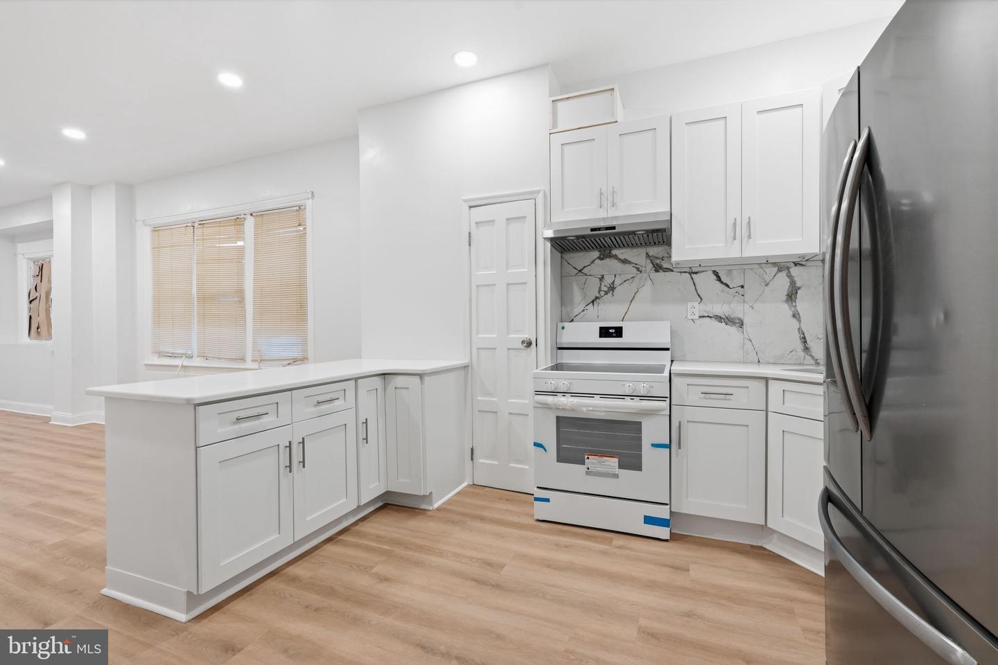 279 W Sheldon St Property Photo 10