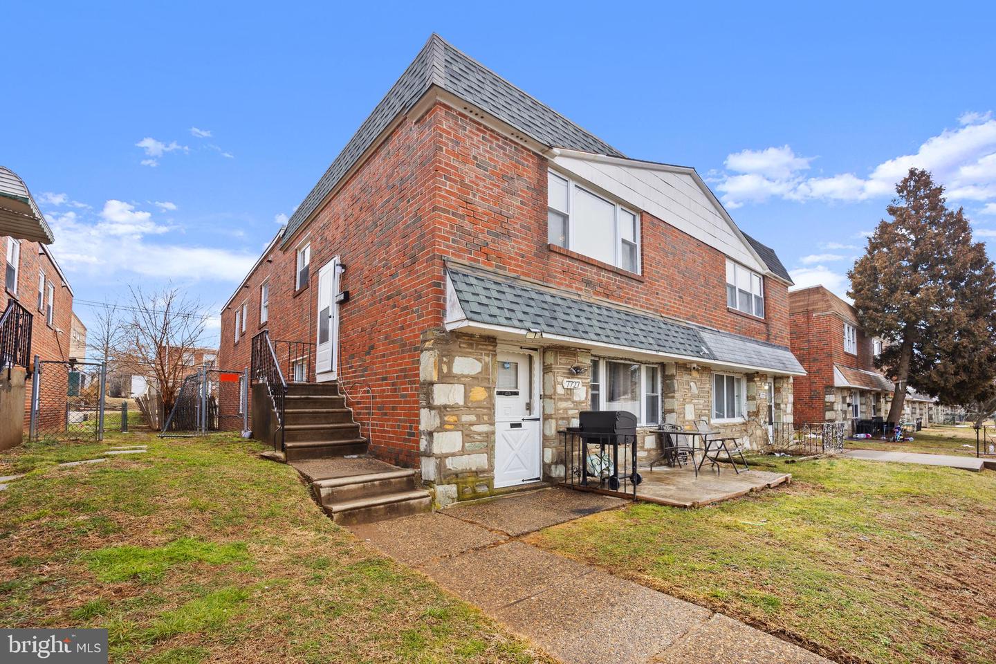 7727 Langdon St #unit 2 Property Photo 1