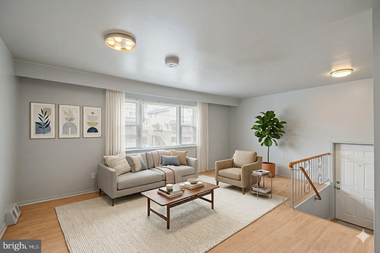 7727 Langdon St #unit 2 Property Photo 3