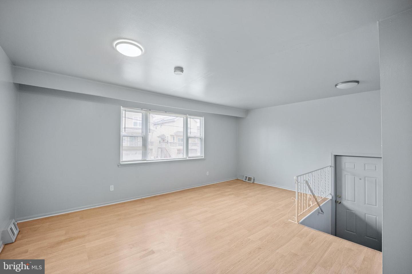 7727 Langdon St #unit 2 Property Photo 4