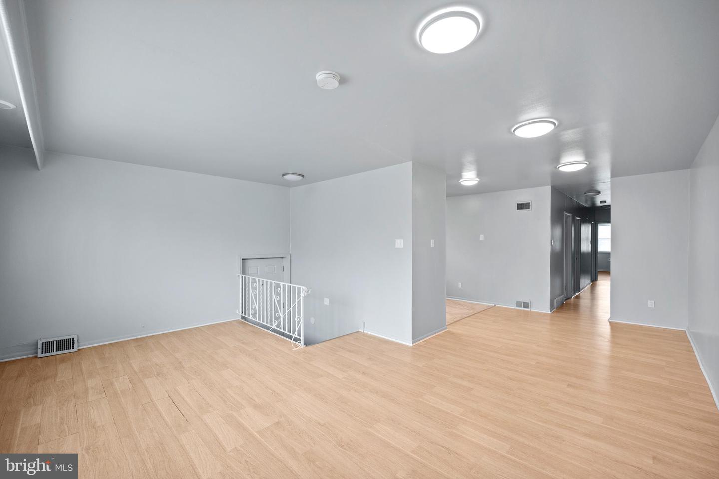 7727 Langdon St #unit 2 Property Photo 5