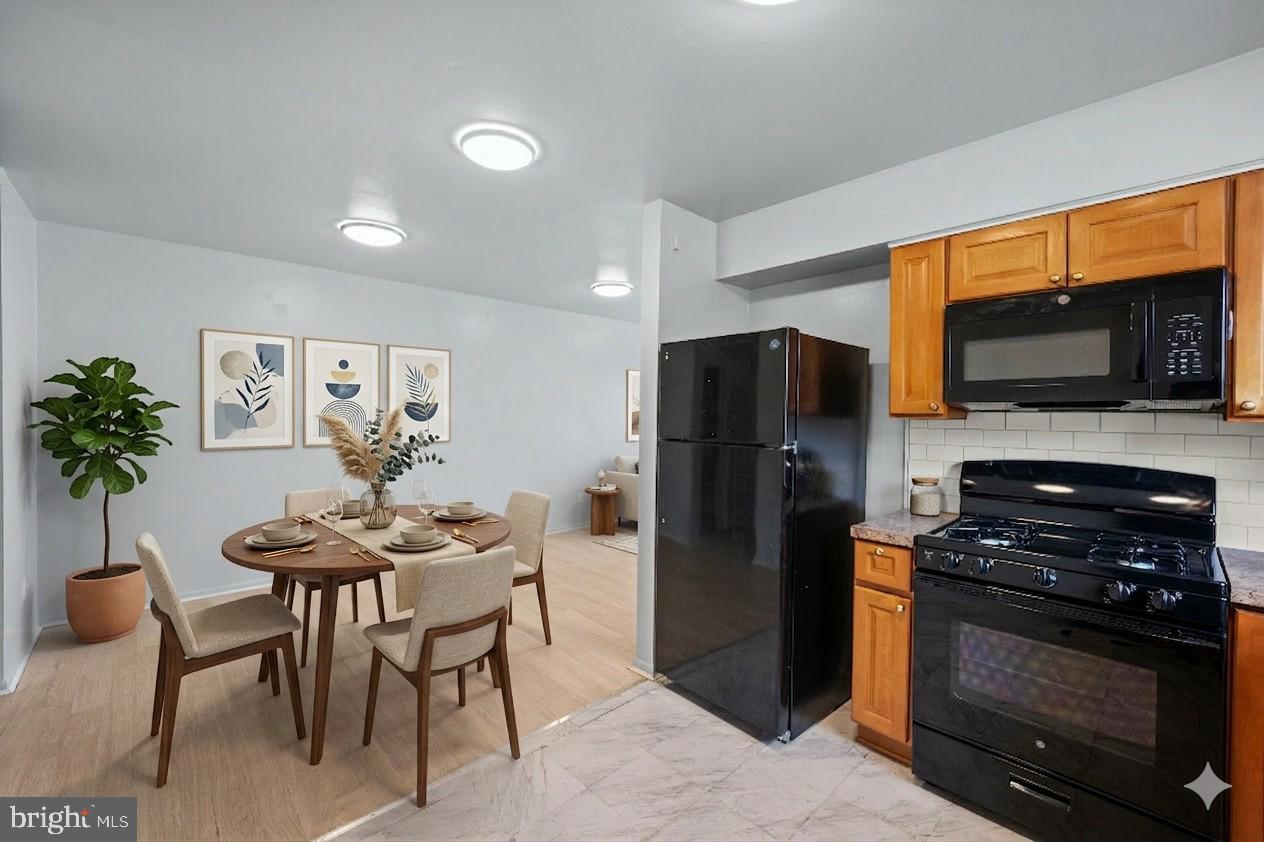 7727 Langdon St #unit 2 Property Photo 6