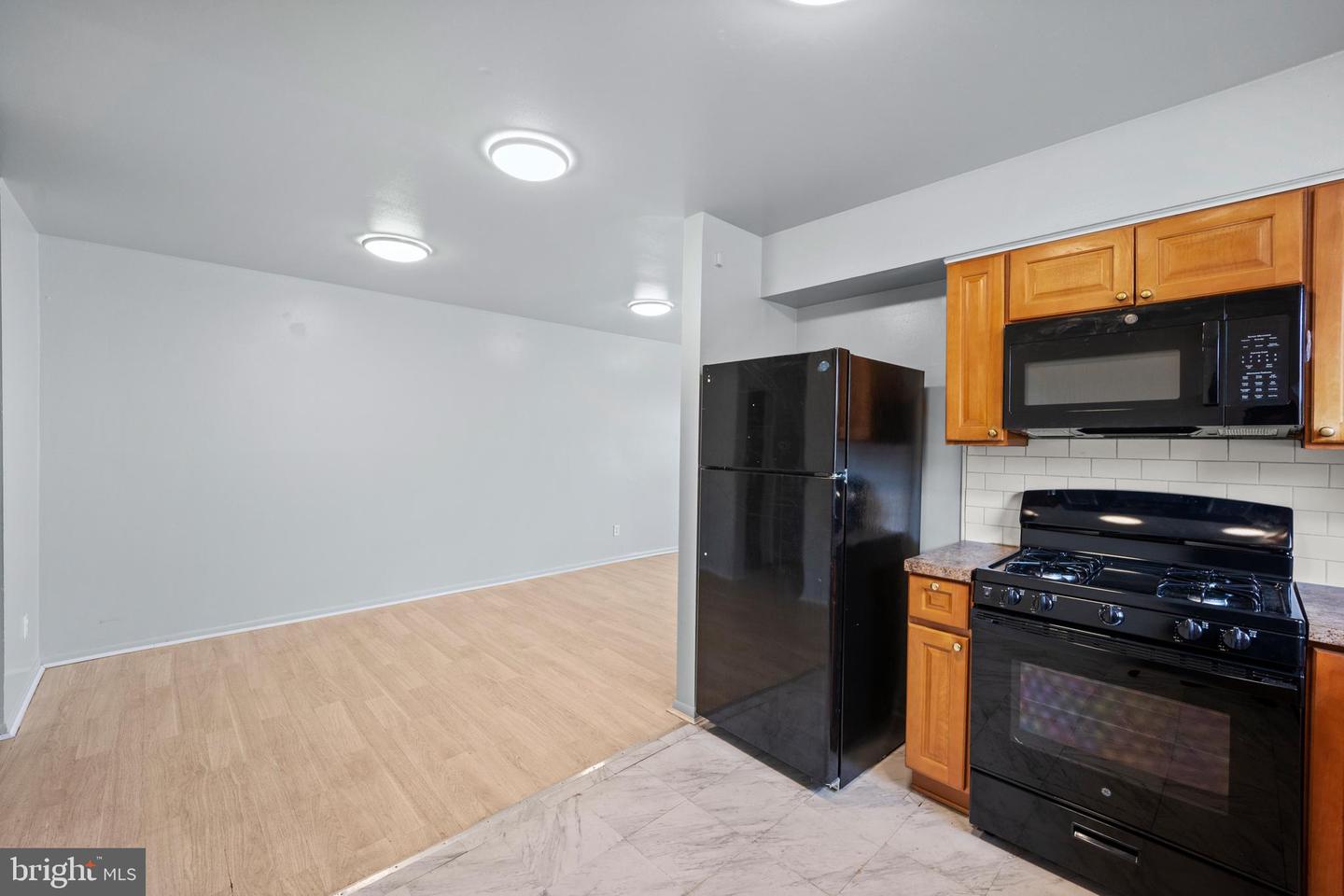 7727 Langdon St #unit 2 Property Photo 7