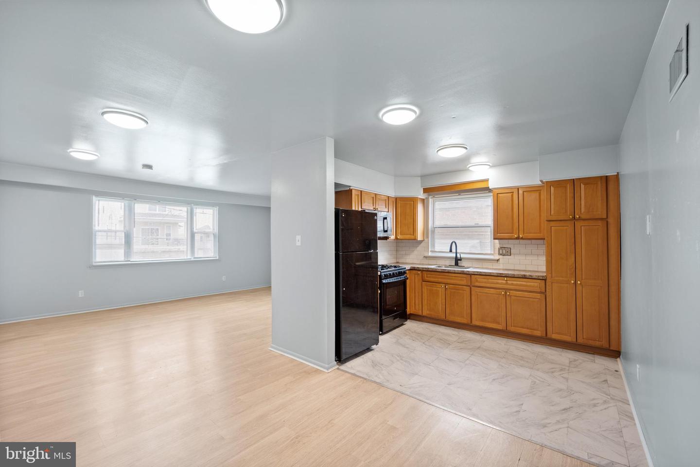 7727 Langdon St #unit 2 Property Photo 8