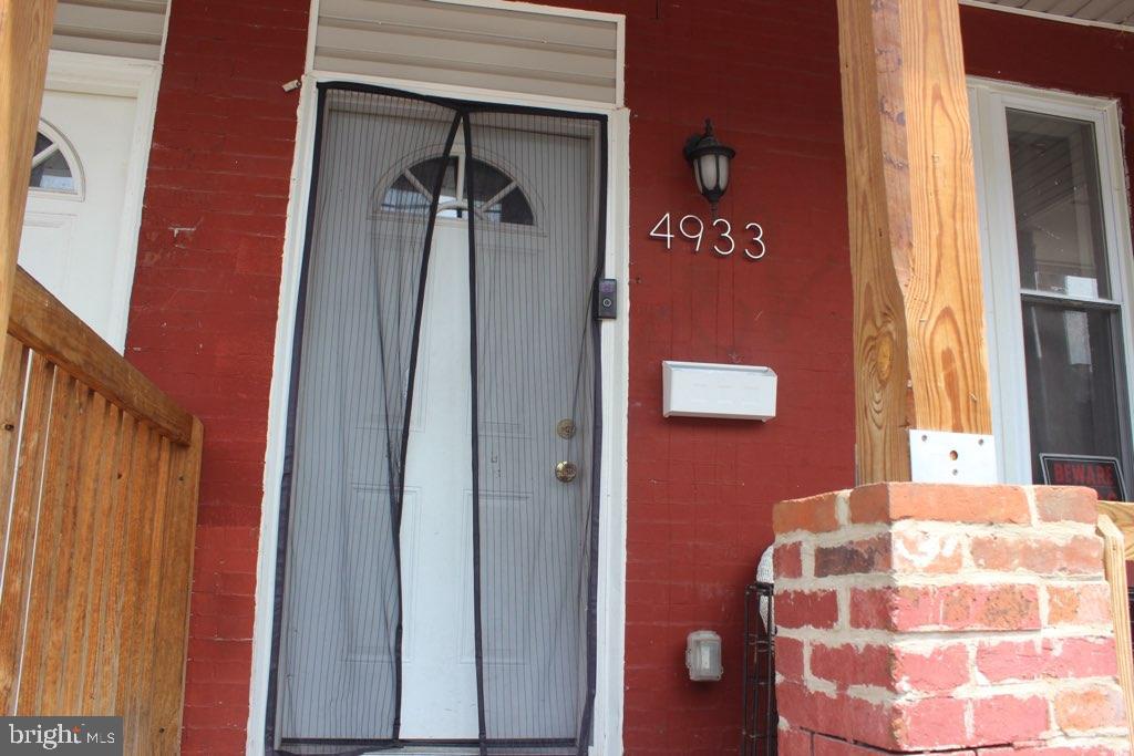 4933 Reno St Property Photo 5