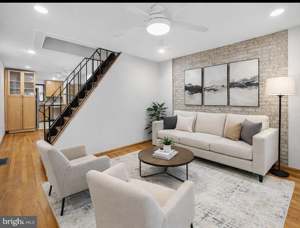 928 Annin St Property Photo 2