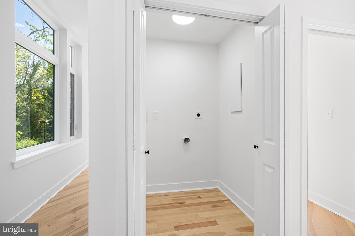 1021 S Saint Bernard St Property Photo 11