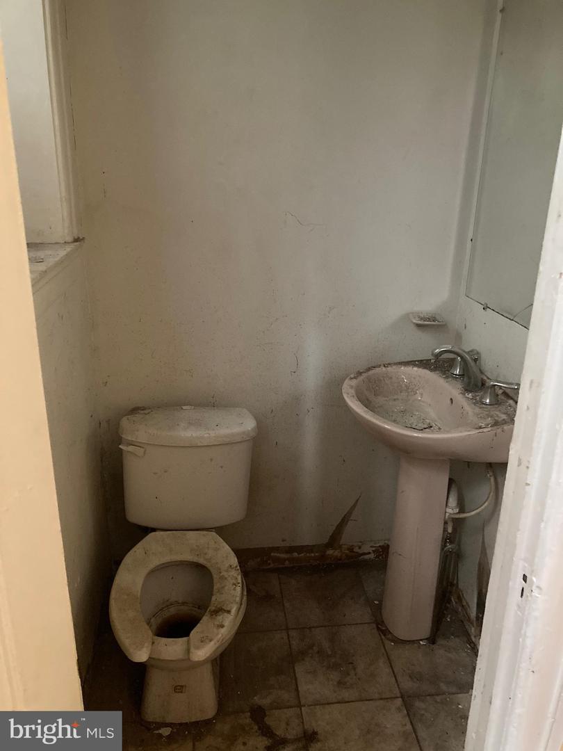 5917 Old York Rd Property Photo 14