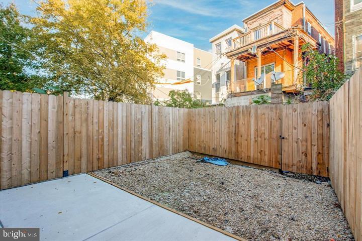 2017 N College Ave Property Photo 15