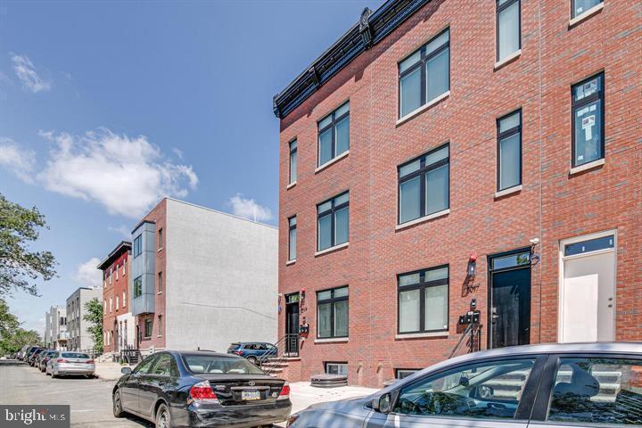 2017 N College Ave Property Photo 17