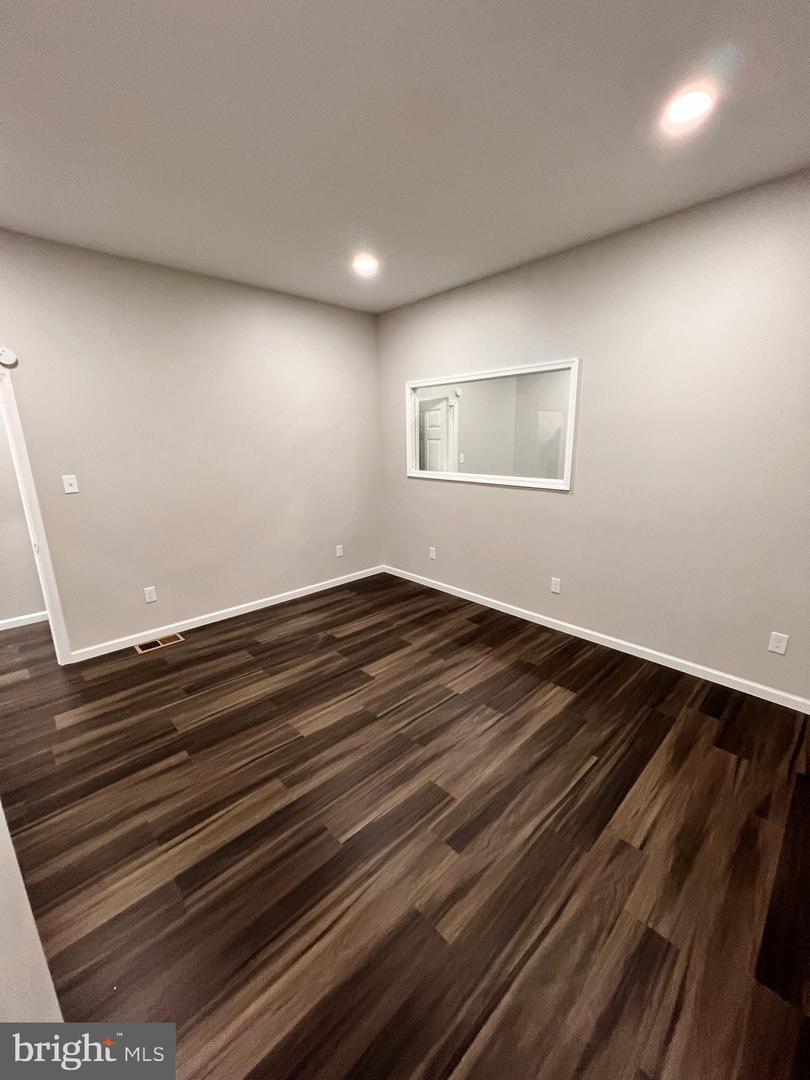 4810-12 N Broad St #a Property Photo 6