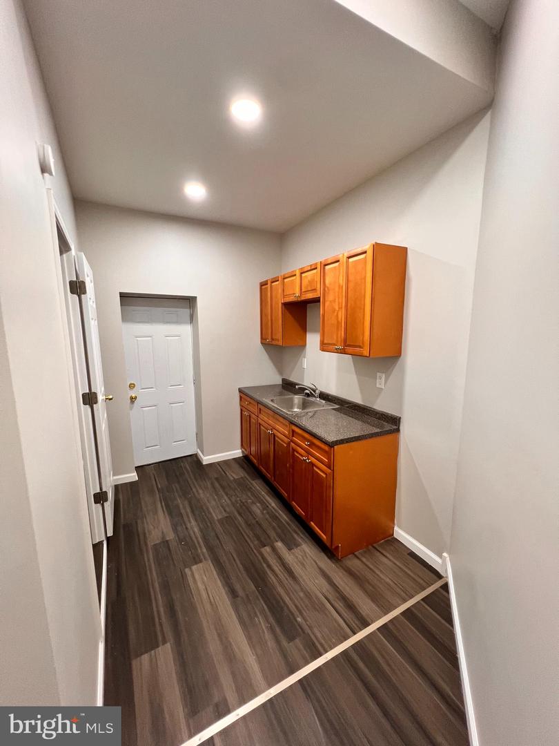 4810-12 N Broad St #a Property Photo 10