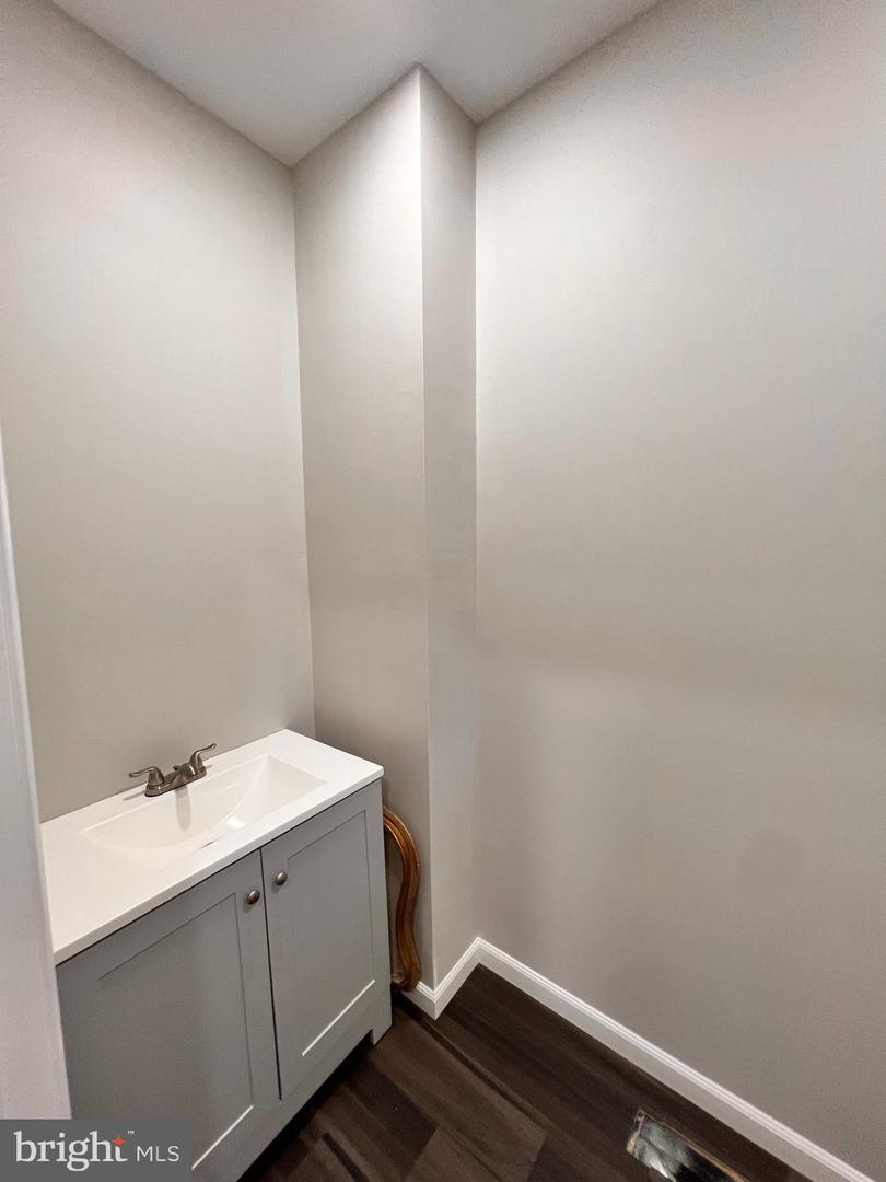 4810-12 N Broad St #a Property Photo 11
