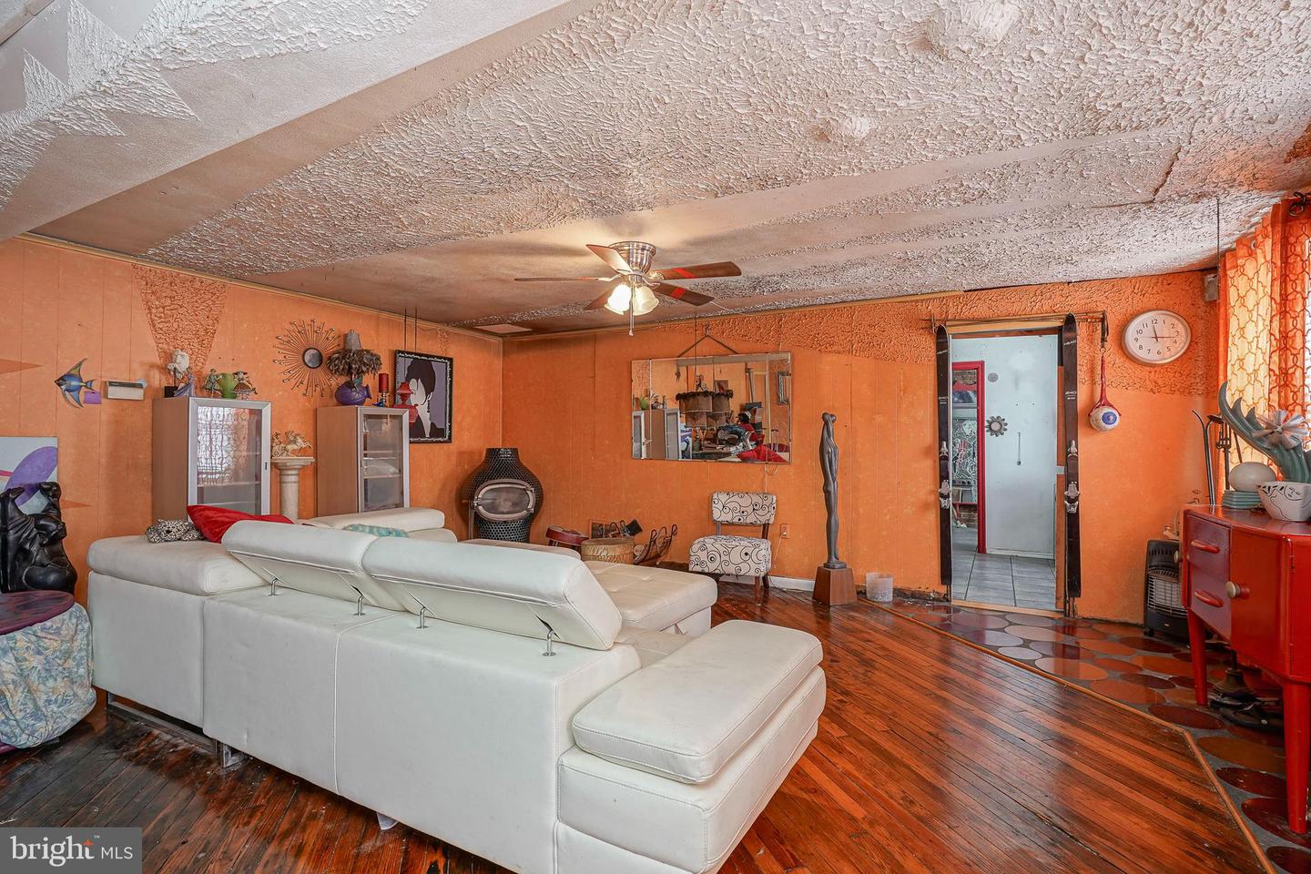 2416-22 E Sergeant St Property Photo 4