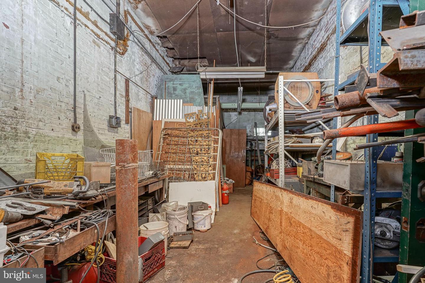 2416-22 E Sergeant St Property Photo 17
