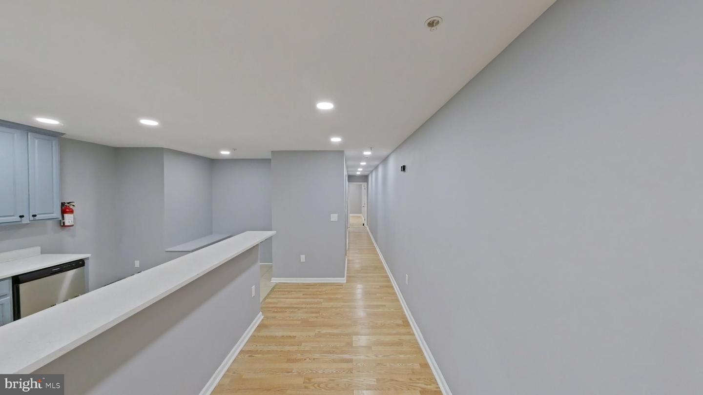 1831 W Diamond St #1b Property Photo 3
