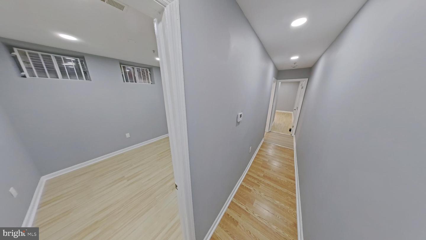 1831 W Diamond St #1b Property Photo 6
