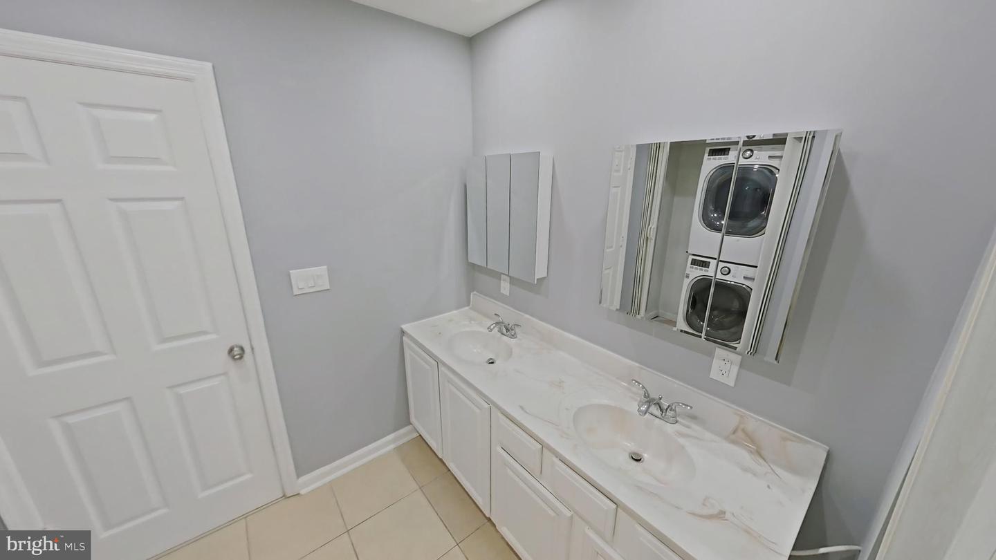 1831 W Diamond St #1b Property Photo 9