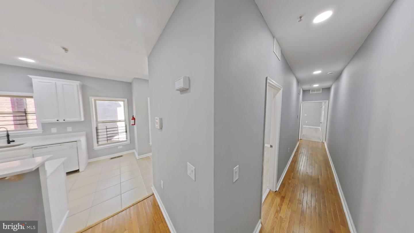 1831 W Diamond St #3 Property Photo 2