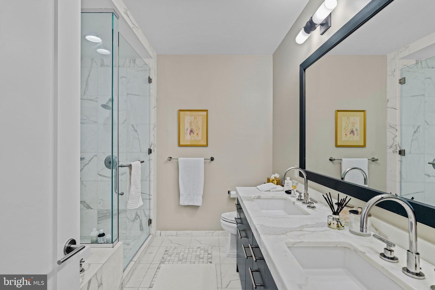 1414 S Penn Sq #10a Property Photo 9