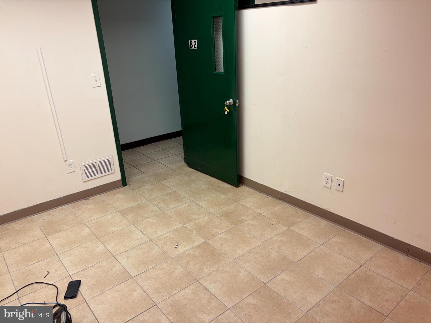 3222 W Cheltenham Ave #b2 Property Photo 9