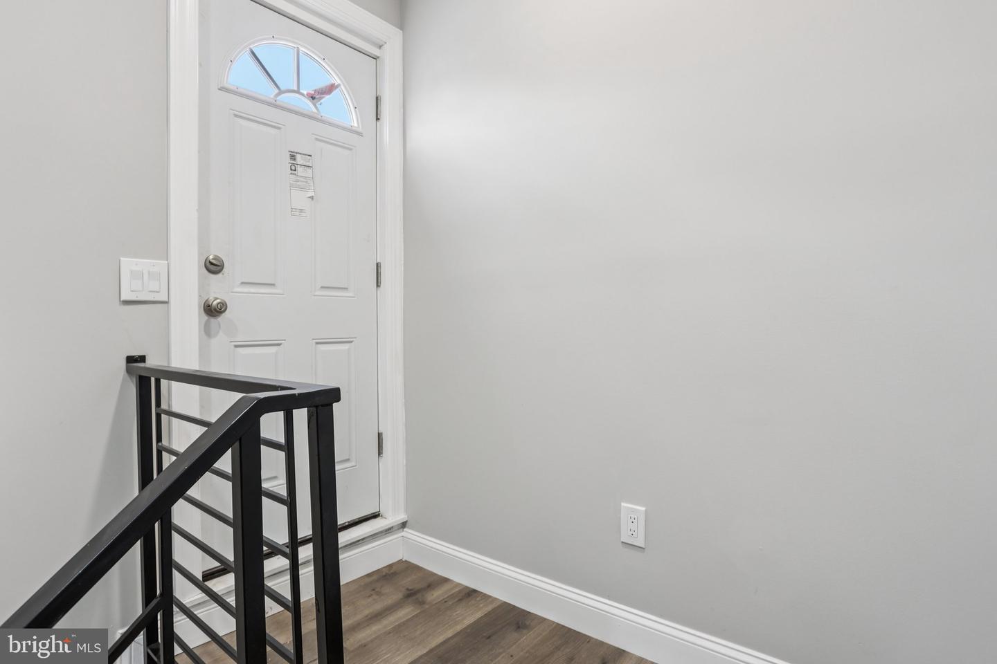 2225-2227 N Waterloo St Property Photo 30