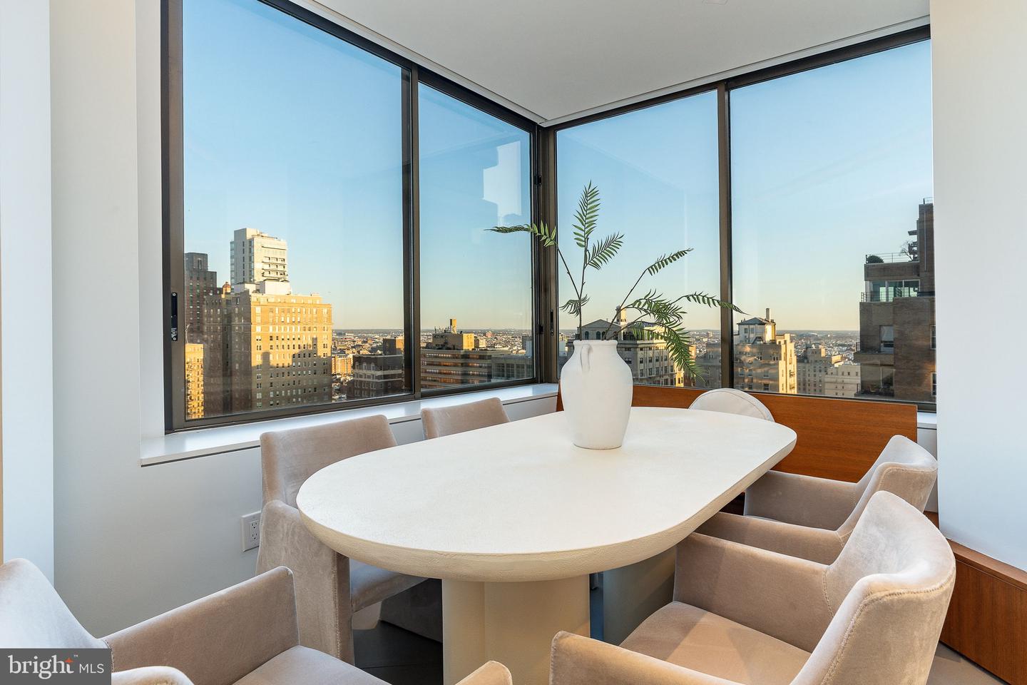 210 W Rittenhouse Sq #2106-2107 Property Photo 17