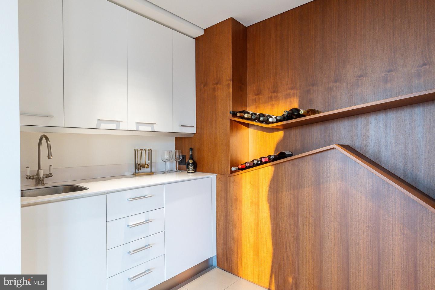 210 W Rittenhouse Sq #2106-2107 Property Photo 30
