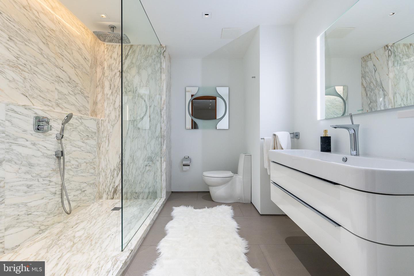 210 W Rittenhouse Sq #2106-2107 Property Photo 33