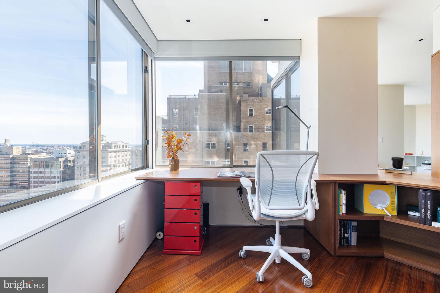 210 W Rittenhouse Sq #2106-2107 Property Photo 38