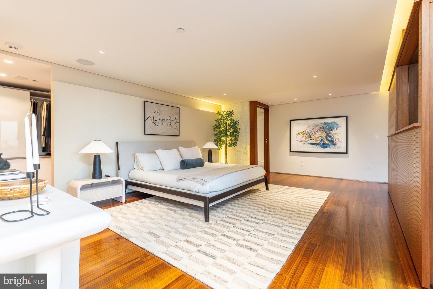 210 W Rittenhouse Sq #2106-2107 Property Photo 39