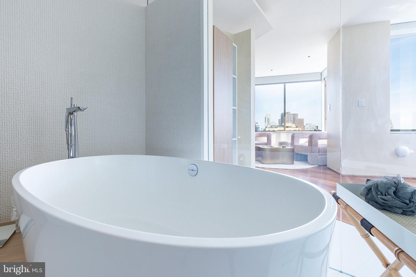 210 W Rittenhouse Sq #2106-2107 Property Photo 42