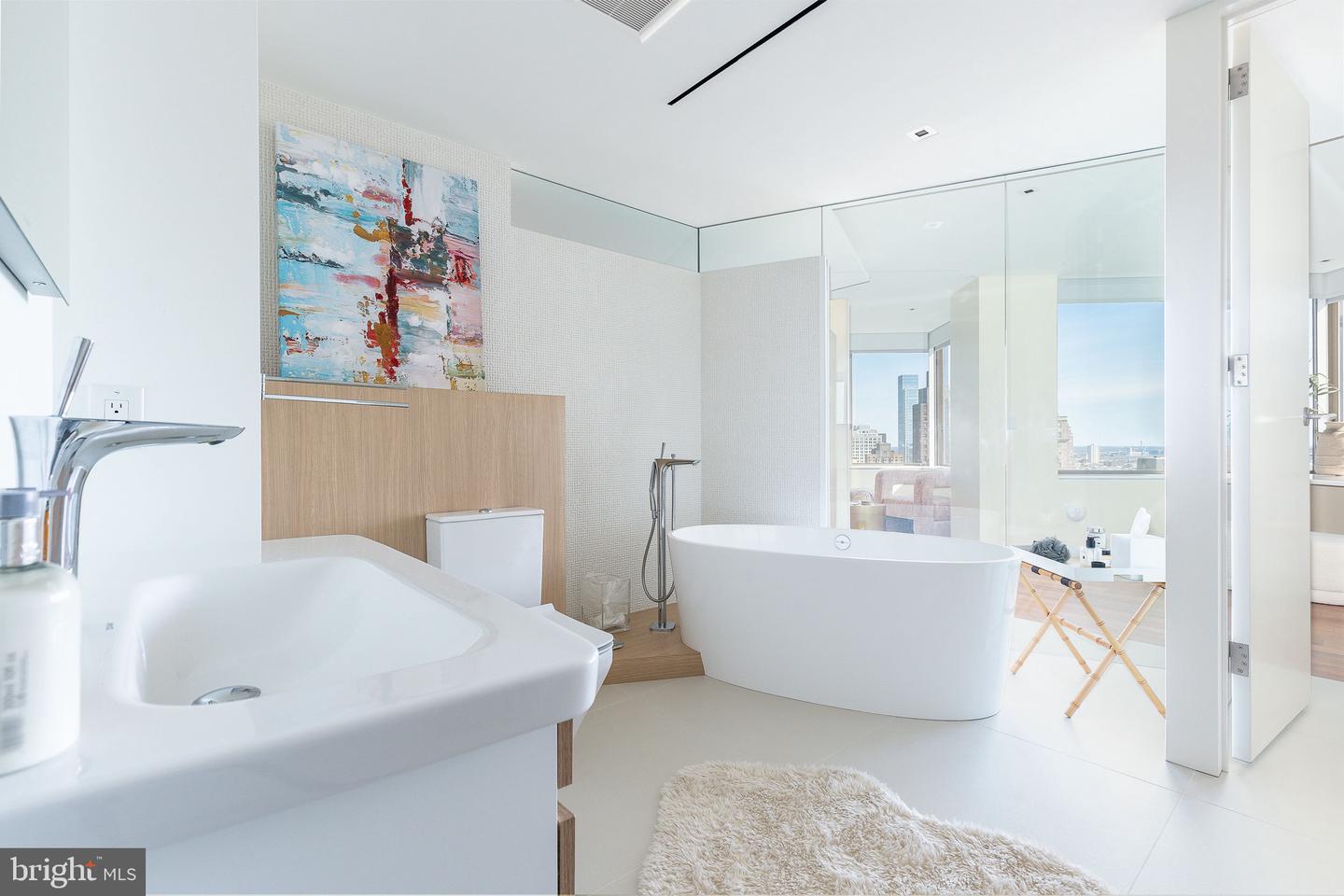 210 W Rittenhouse Sq #2106-2107 Property Photo 43