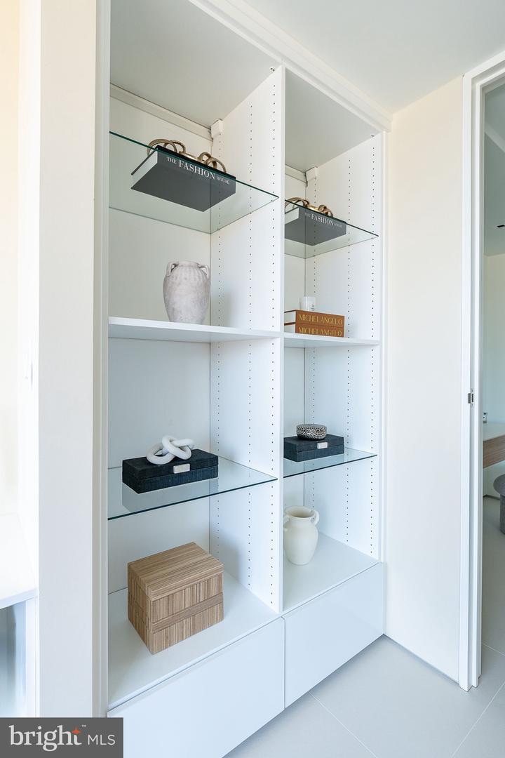 210 W Rittenhouse Sq #2106-2107 Property Photo 48