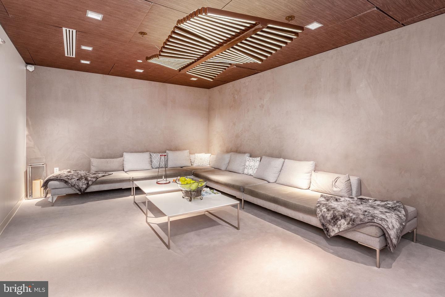 210 W Rittenhouse Sq #2106-2107 Property Photo 68