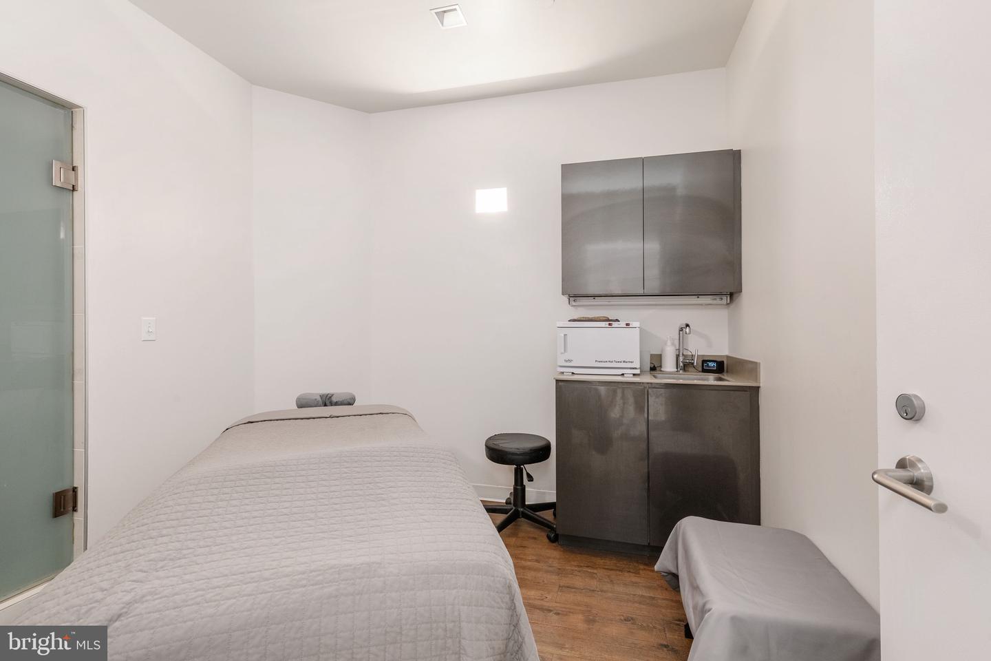 210 W Rittenhouse Sq #2106-2107 Property Photo 69