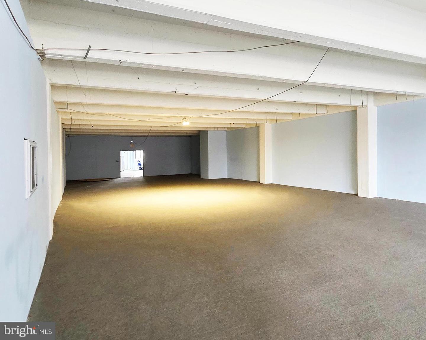 667 N Broad St #2nd Floor Property Photo 6