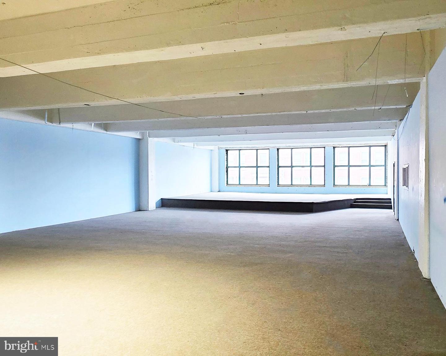 667 N Broad St #2nd Floor Property Photo 10