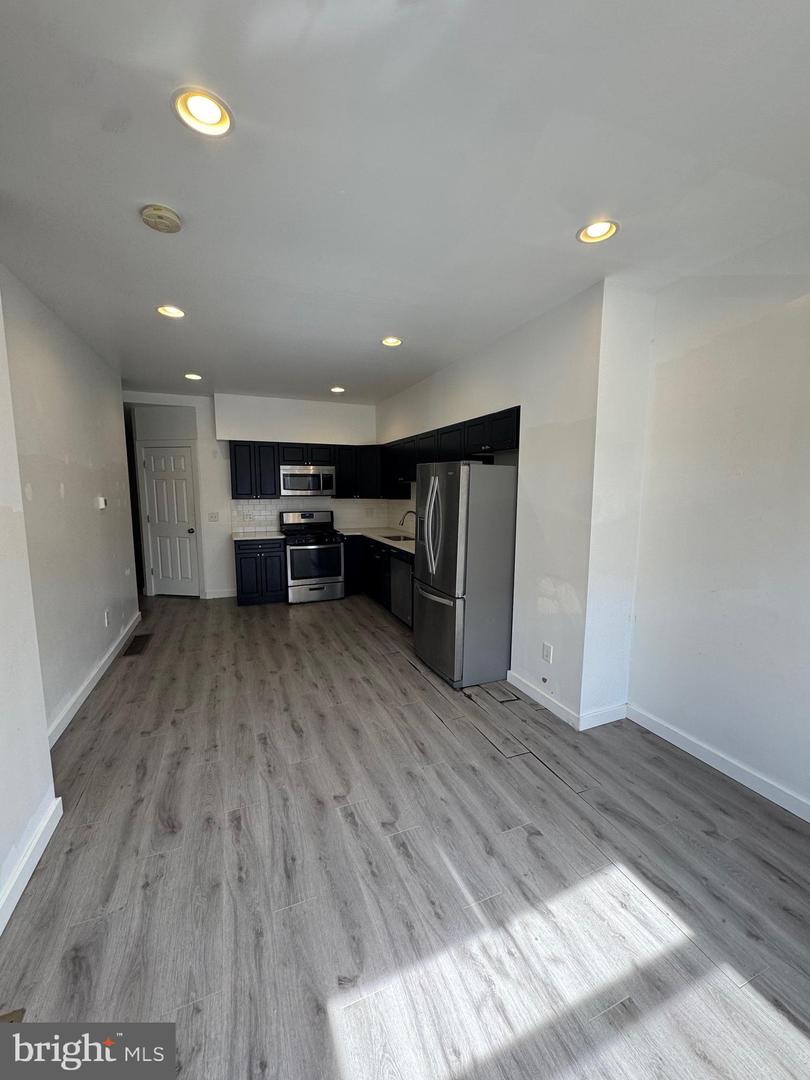1735 Mckean St Property Photo 3